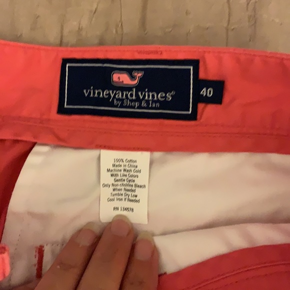 Vineyard Vines coral shorts - Picture 2 of 3